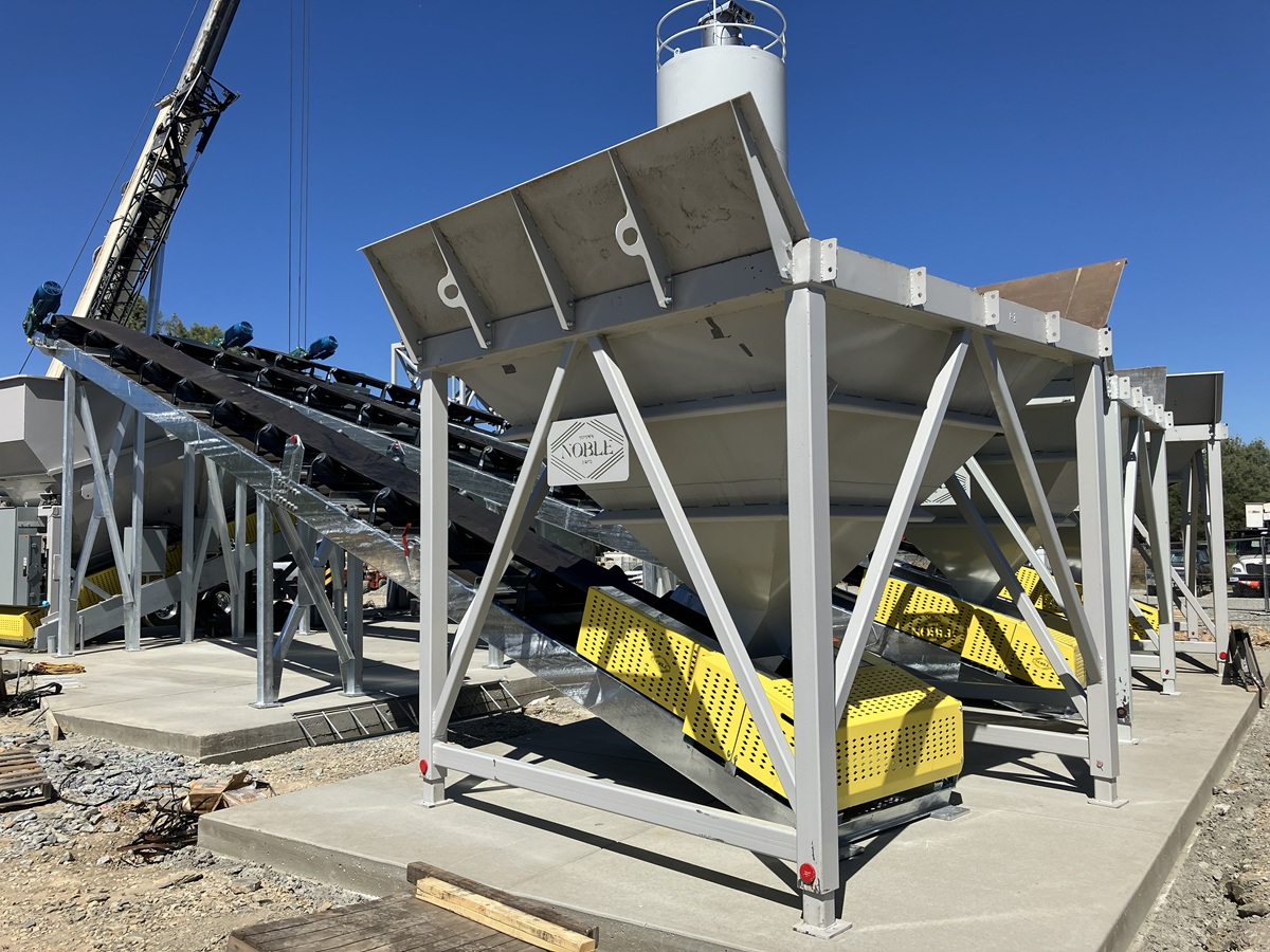 NOBLE 30x60 feed conveyors